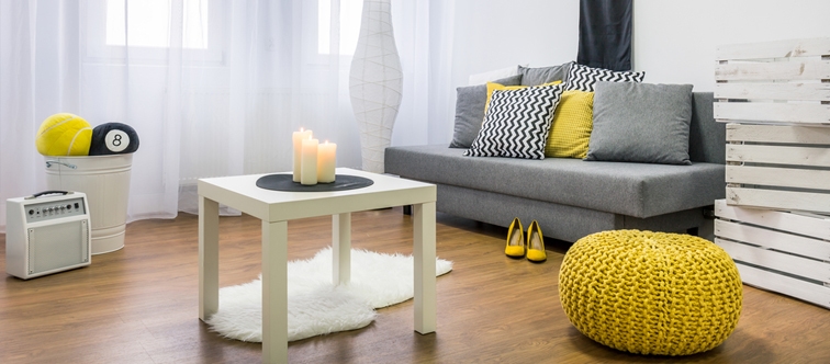 Kaffeetisch, Tabelle, Dekoration für Zuhause, Kissen, Wohnzimmer