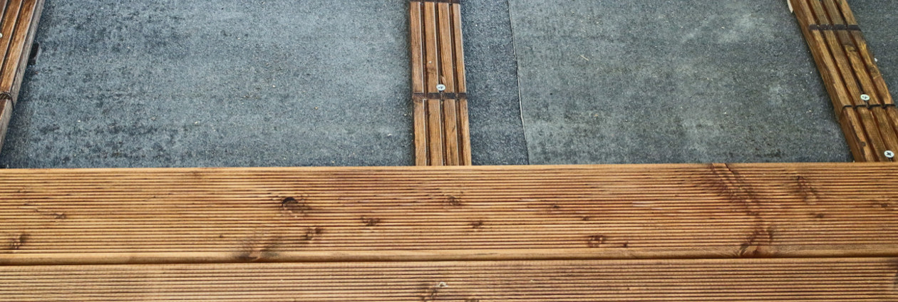 Holz, Hartholz, Schnittholz, Sperrholz, Gebeiztes Holz